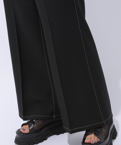 HARE（ハレ）の「サイドカットアウトワイドパンツ(HARE)（スラックス・レディース・ホワイト/ブラック/レッド・FREE）」の15枚目の写真