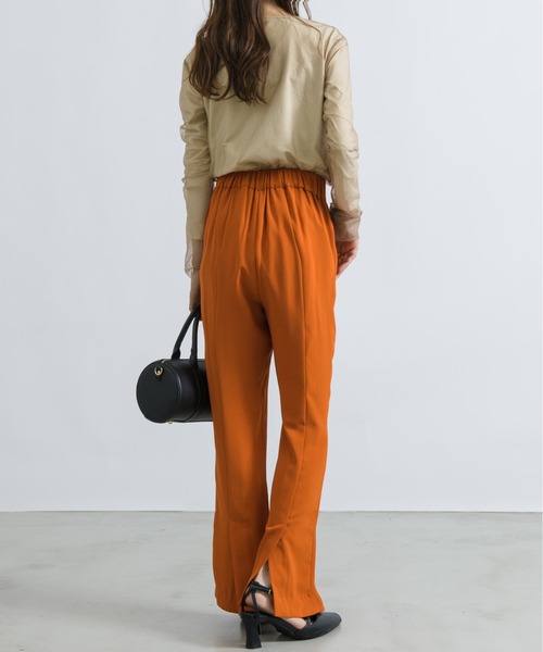 NEUNA（ヌナ）の「【大人のこなれレイヤード。】２wayレイヤードシアーロングカットソー（Tシャツ/カットソー・レディース・ブラック/モカ/アイボリー・FREE）」の21枚目の写真