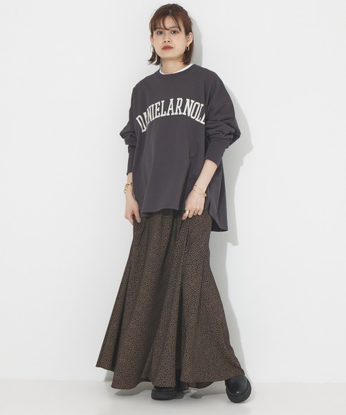 MICA&DEAL(マイカ&ディール)の「【MICA&DEAL】【WEB限定】プリントロゴプルオーバー/スウェット(Tシャツ/カットソー・レディース・チャコールグレー/レッド/アイボリー・フリー)」の10枚目の写真