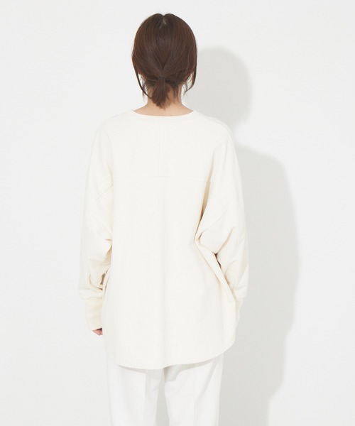 MICA&DEAL(マイカ&ディール)の「【MICA&DEAL】【WEB限定】プリントロゴプルオーバー/スウェット(Tシャツ/カットソー・レディース・チャコールグレー/レッド/アイボリー・フリー)」の12枚目の写真