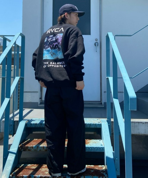 RVCA(ルーカ)の「【ムラサキスポーツ別注 Web限定】RVCA/ルーカ オーバーサイズ バックプリントスウェット/スクエアロゴ タイダイ柄/ドロップショルダー プルオーバー BC042-P01(スウェット・メンズ・ホワイト/ブラック/ベージュ・S/M/L/XL)」の8枚目の写真