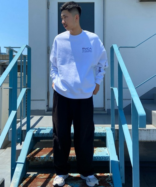 RVCA(ルーカ)の「【ムラサキスポーツ別注 Web限定】RVCA/ルーカ オーバーサイズ バックプリントスウェット/スクエアロゴ タイダイ柄/ドロップショルダー プルオーバー BC042-P01(スウェット・メンズ・ホワイト/ブラック/ベージュ・S/M/L/XL)」の10枚目の写真