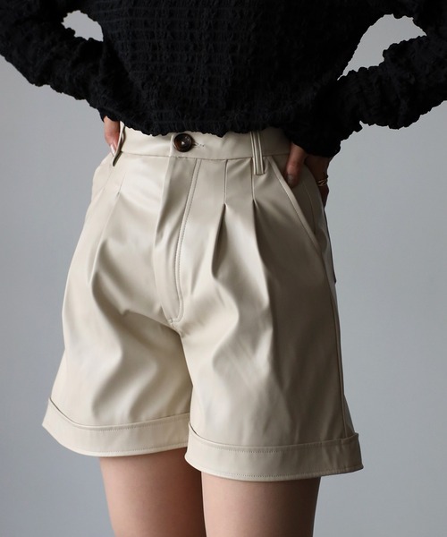 Riberry（リベリー）の「ハイウエストショートパンツ（その他パンツ・レディース・ブラック/アイボリー・MEDIUM/LARGE）」の9枚目の写真