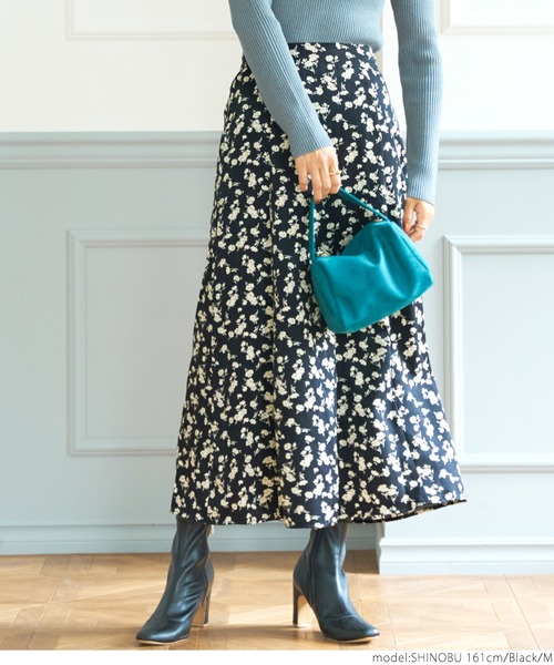 coca（coca）（コカ）の「モノトーンフラワーAラインスカート（スカート・レディース・ブラック・M/L）」の3枚目の写真