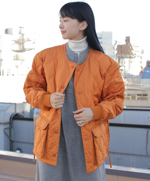 TAION(タイオン)の「TAION/タイオン ミリタリークルーネックオーバーカーディガン MILITARY CREWNECK OVER CARDIGAN 104PML-1(ダウンジャケット/コート・レディース・オレンジ/ブラック/オリーブ・L/XL)」の15枚目の写真