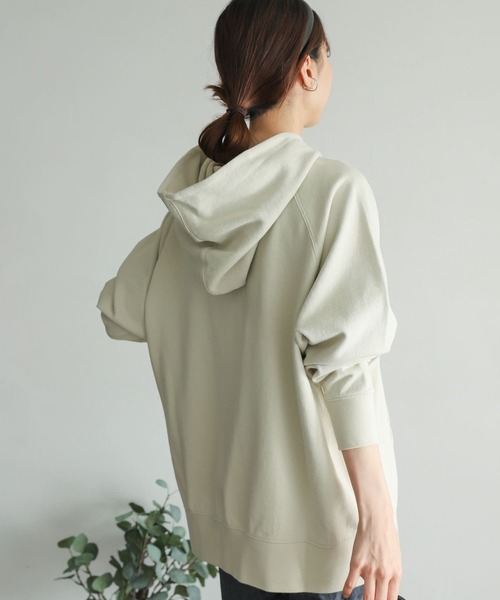 URBAN RESEARCH DOORS（アーバンリサーチドアーズ）の「コットンスウェットフーディー（パーカー・レディース・アイボリー/モカ/チャコールグレー・MEDIUM）」の21枚目の写真