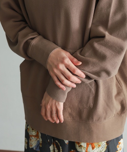 URBAN RESEARCH DOORS（アーバンリサーチドアーズ）の「コットンスウェットフーディー（パーカー・レディース・アイボリー/モカ/チャコールグレー・MEDIUM）」の16枚目の写真