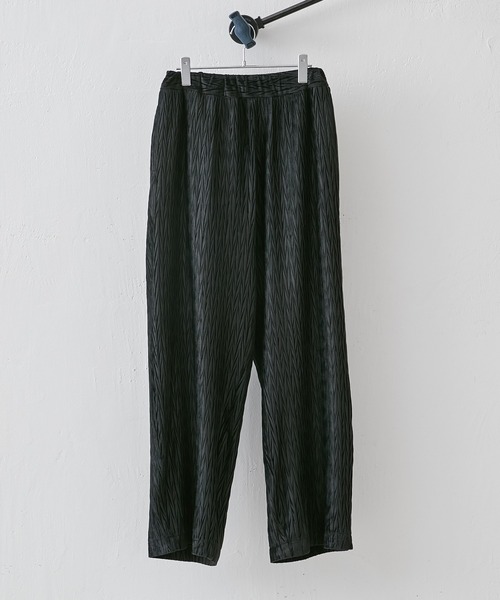 Lui's（ルイス）の「ベロアプリーツパンツ (セットアップ対応)（スラックス・メンズ・グレー/ブラック・FREE）」の3枚目の写真