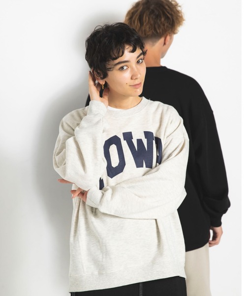 koe（コエ）の「【ユニセックス】IOWA 裏起毛ビッグスウェットクルー＊（スウェット・レディース・ブラック/グレー/ダークグリーン/ホワイト系その他・L/XL/M）」の2枚目の写真