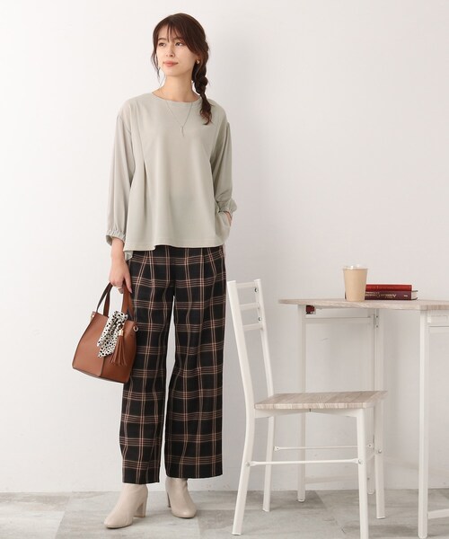 DRESKIP（ドレスキップ）の「◆【後ろ姿もキレイ見え】異素材切り替えトップス（Tシャツ/カットソー・レディース・ブラック/ブルー/ライトベージュ・02/03）」の13枚目の写真