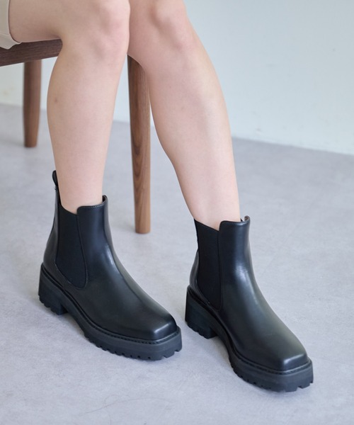 COLONY 2139（コロニートゥーワンスリーナイン）の「チェルシーショートブーツ（ブーツ・レディース・ブラック/アイボリー・SMALL/MEDIUM/LARGE）」の5枚目の写真