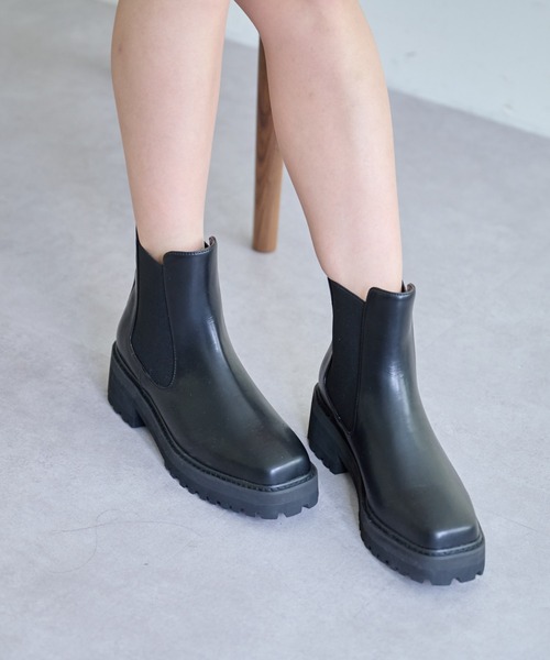 COLONY 2139（コロニートゥーワンスリーナイン）の「チェルシーショートブーツ（ブーツ・レディース・ブラック/アイボリー・SMALL/MEDIUM/LARGE）」の6枚目の写真