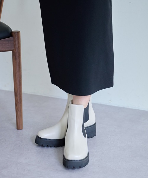 COLONY 2139（コロニートゥーワンスリーナイン）の「チェルシーショートブーツ（ブーツ・レディース・ブラック/アイボリー・SMALL/MEDIUM/LARGE）」の17枚目の写真