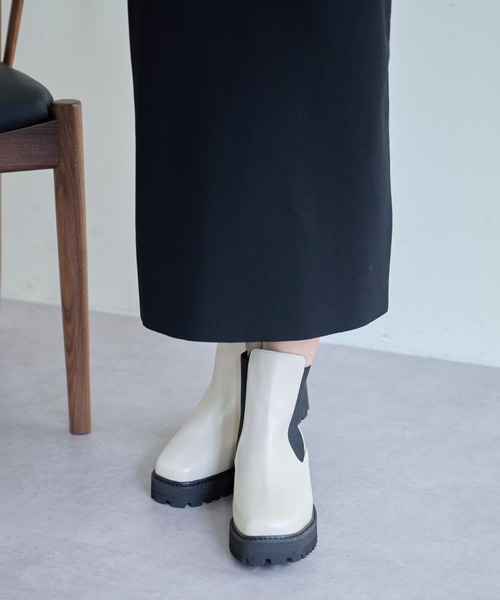 COLONY 2139（コロニートゥーワンスリーナイン）の「チェルシーショートブーツ（ブーツ・レディース・ブラック/アイボリー・SMALL/MEDIUM/LARGE）」の18枚目の写真