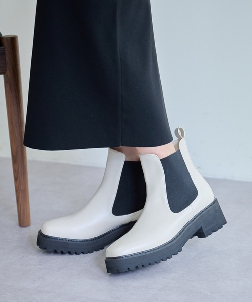 COLONY 2139（コロニートゥーワンスリーナイン）の「チェルシーショートブーツ（ブーツ・レディース・ブラック/アイボリー・SMALL/MEDIUM/LARGE）」の19枚目の写真