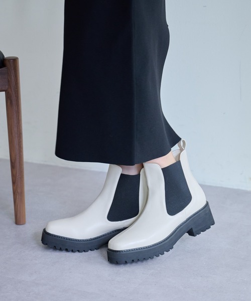 COLONY 2139（コロニートゥーワンスリーナイン）の「チェルシーショートブーツ（ブーツ・レディース・ブラック/アイボリー・SMALL/MEDIUM/LARGE）」の20枚目の写真