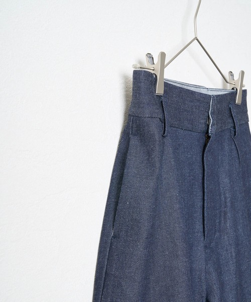 Liyoca（リヨカ）の「【Liyoca】デニムタックパンツ（デニムパンツ・レディース・ネイビー・36/38）」の10枚目の写真