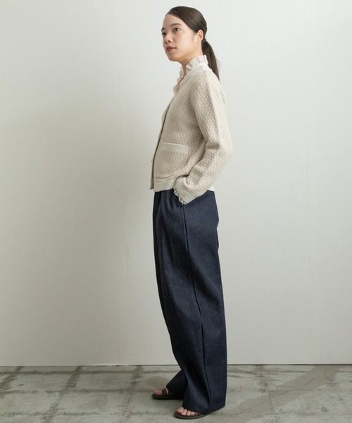 Liyoca（リヨカ）の「【Liyoca】デニムタックパンツ（デニムパンツ・レディース・ネイビー・36/38）」の3枚目の写真