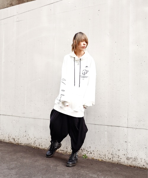 rovtski(ロフトスキー)の「バルーンサルエルパンツ(デニムパンツ・レディース・ブラック・FREE)」の2枚目の写真