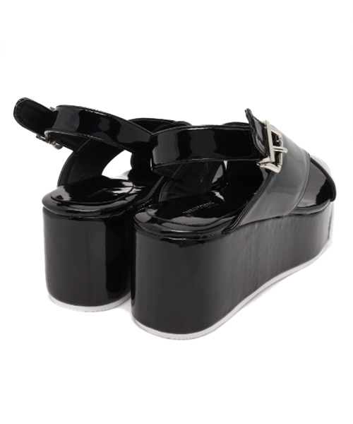 WHO'S WHO gallery（フーズフーギャラリー）の「クロスサンダル（サンダル・レディース・ブラック/プラチナム・23cm/23.5cm/24cm）」の5枚目の写真