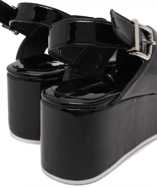 WHO'S WHO gallery（フーズフーギャラリー）の「クロスサンダル（サンダル・レディース・ブラック/プラチナム・23cm/23.5cm/24cm）」の9枚目の写真