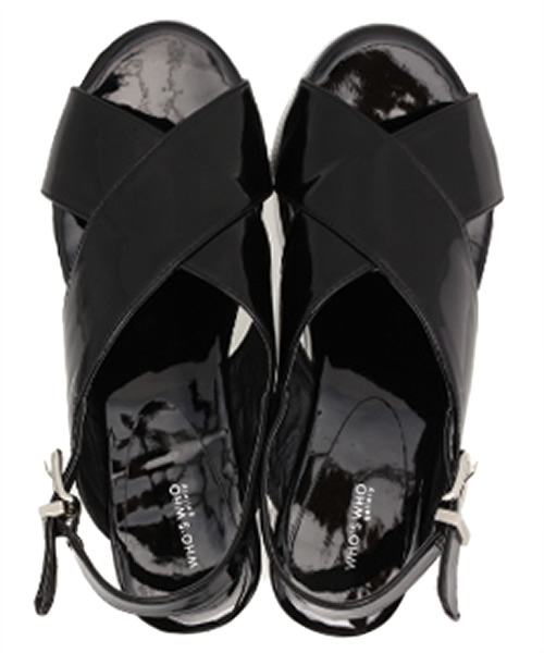 WHO'S WHO gallery（フーズフーギャラリー）の「クロスサンダル（サンダル・レディース・ブラック/プラチナム・23cm/23.5cm/24cm）」の10枚目の写真