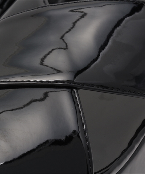 WHO'S WHO gallery（フーズフーギャラリー）の「クロスサンダル（サンダル・レディース・ブラック/プラチナム・23cm/23.5cm/24cm）」の11枚目の写真