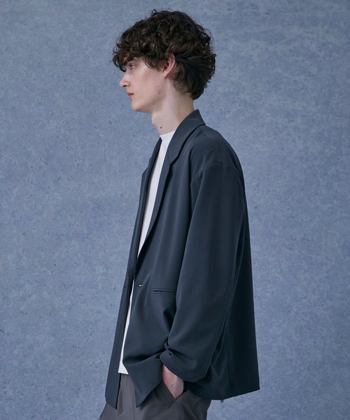 PUBLIC TOKYO（パブリックトウキョウ）の「〈360℃ストレッチ〉オルタネイトリラックスジャケット（テーラードジャケット・メンズ・ライトブラウン/ダークグレー・1/2）」の15枚目の写真