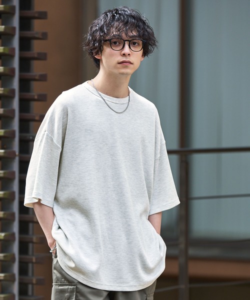 MONO-MART(モノマート)の「度詰めドライタッチワッフル ルーズS/Sカットソー(Tシャツ/カットソー・メンズ・チャコール/バーガンディー/杢グレー/オートミール/グリーン/ネイビー/ベージュ/ブラック/ライトブルー・S/M/L)」の18枚目の写真