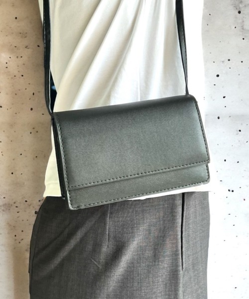 United store(ユナイテッドストア)の「ミニマルフラップスクエアショルダーバッグ(ショルダーバッグ・レディース・ライトパープル/イエロー/アイボリー/ブラック/ライトグリーン・FREE)」の1枚目の写真