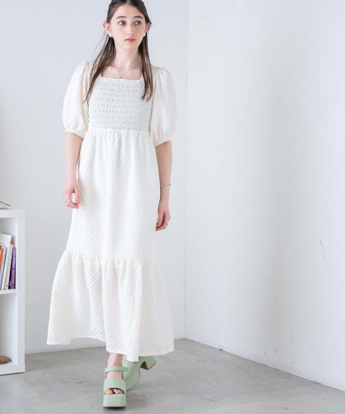 WEGO(ウィゴー)の「WEGO/【一部店限定】シャーリングロングワンピース(ワンピース・レディース・ホワイト系その他2/ブラック系その他2・FREE)」の8枚目の写真