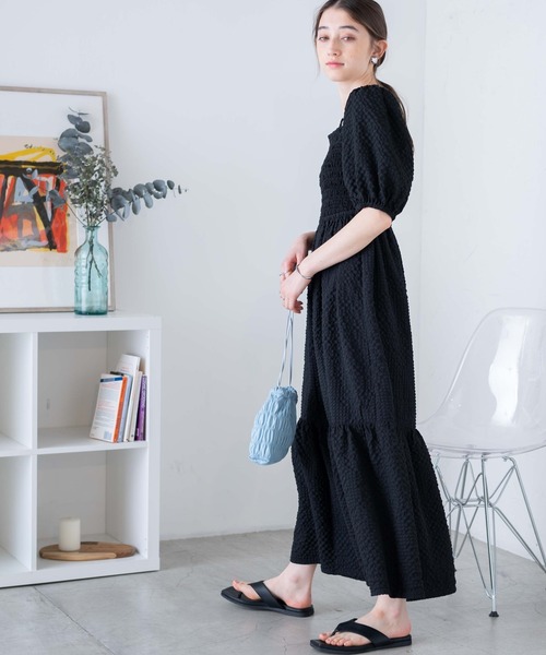 WEGO(ウィゴー)の「WEGO/【一部店限定】シャーリングロングワンピース(ワンピース・レディース・ホワイト系その他2/ブラック系その他2・FREE)」の4枚目の写真