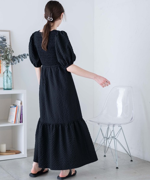 WEGO(ウィゴー)の「WEGO/【一部店限定】シャーリングロングワンピース(ワンピース・レディース・ホワイト系その他2/ブラック系その他2・FREE)」の9枚目の写真