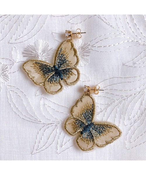 tone(トーン)の「【fuwari】ジルコニア 蝶々 ピアス(MA)(ピアス(両耳用)・レディース・ブルー/ピンク/グリーン/ゴールド・FREE)」の4枚目の写真