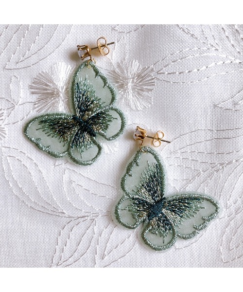 tone(トーン)の「【fuwari】ジルコニア 蝶々 ピアス(MA)(ピアス(両耳用)・レディース・ブルー/ピンク/グリーン/ゴールド・FREE)」の2枚目の写真