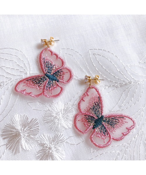 tone(トーン)の「【fuwari】ジルコニア 蝶々 ピアス(MA)(ピアス(両耳用)・レディース・ブルー/ピンク/グリーン/ゴールド・FREE)」の7枚目の写真