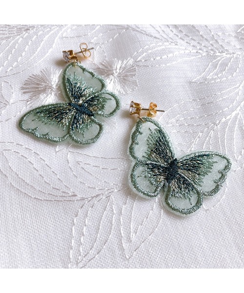 tone(トーン)の「【fuwari】ジルコニア 蝶々 ピアス(MA)(ピアス(両耳用)・レディース・ブルー/ピンク/グリーン/ゴールド・FREE)」の8枚目の写真