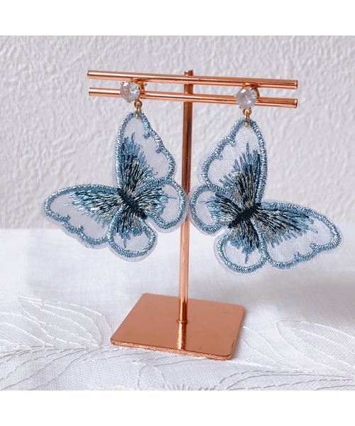 tone(トーン)の「【fuwari】ジルコニア 蝶々 ピアス(MA)(ピアス(両耳用)・レディース・ブルー/ピンク/グリーン/ゴールド・FREE)」の11枚目の写真