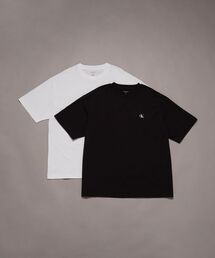Calvin Klein（カルバン・クライン）の「【WEB限定】ユニセックス CK ロゴ リラックスフィット Tシャツ 2枚セット ホワイト×ブラック ホワイト×ベージュ（Tシャツ/カットソー）」