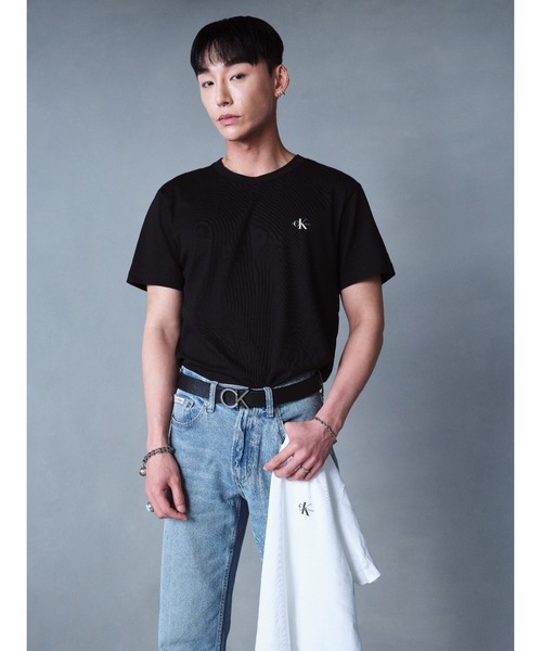 WEB限定】ユニセックス CK ロゴ リラックスフィット Tシャツ 2枚