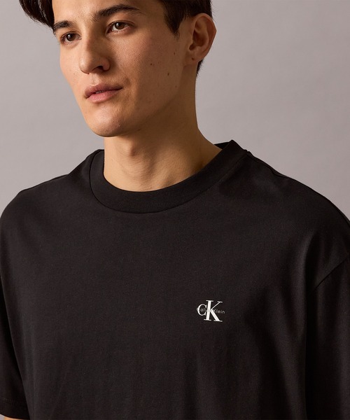 ユニセックス CK ロゴ リラックスフィット Tシャツ　黒色 WEB限定】ユニセックス CK ロゴ リラックスフィット Tシャツ 2枚