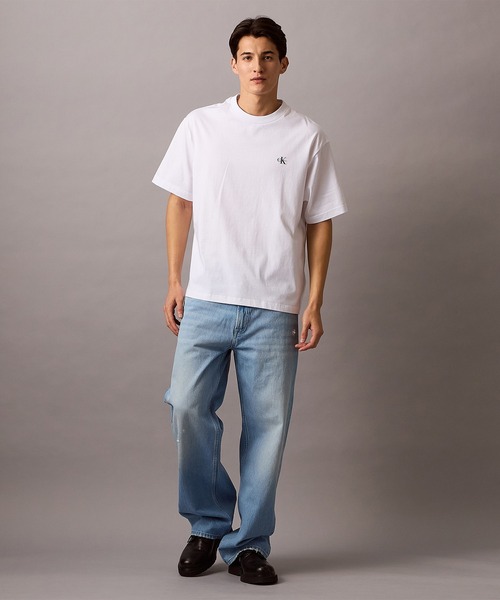 Calvin Klein（カルバン・クライン）の「【WEB限定】ユニセックス CK ロゴ リラックスフィット Tシャツ 2枚セット ホワイト×ブラック ホワイト×ブラウン（Tシャツ/カットソー・メンズ・ブラック×ホワイト/ホワイト×ブラック/ホワイト×ブラウン/ホワイト系その他2・L/M/S/XL）」の20枚目の写真