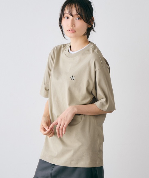 WEB限定】ユニセックス CK ロゴ リラックスフィット Tシャツ 2枚