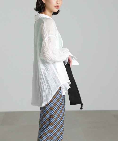 FREE'S MART（フリーズマート）の「◆シアーオーバーシャツ（シャツ/ブラウス・レディース・ホワイト/パープル/ブルー・SMALL/MEDIUM）」の4枚目の写真