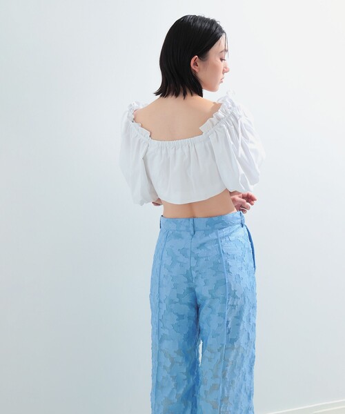 Ray BEAMS(レイビームス)の「Ray BEAMS / オフショル パフ スリーブ ビスチェ(シャツ/ブラウス・レディース・ホワイト/ブラック/ライトブルー・0/1)」の4枚目の写真