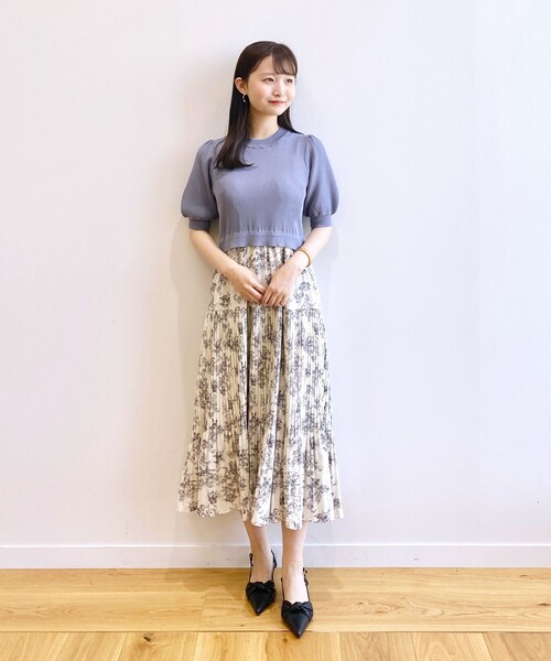 index（インデックス）の「◆ニットドッキングフラワーワンピース【洗える】（ワンピース・レディース・オフホワイト/ライトグレー/ライトブルー・36/38/40/42）」の4枚目の写真