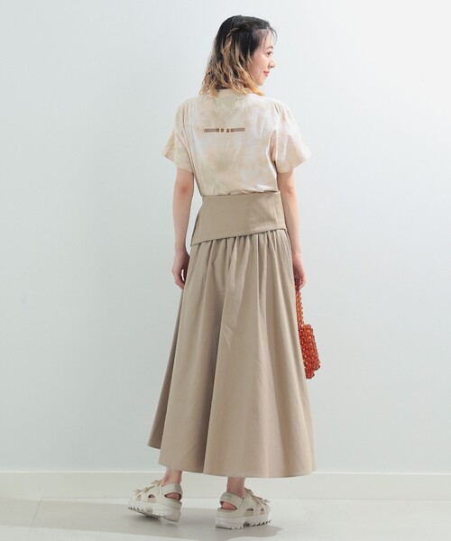 Ray BEAMS（レイビームス）の「Ray BEAMS / キリカエ ベアトップ ワンピース（ワンピース・レディース・ベージュ/ブラック・0/1）」の17枚目の写真