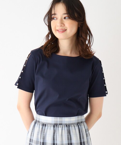 index(インデックス)の「◆シルキータッチ フェイクパールスリーブトップス【接触冷感/洗濯機洗い可】(Tシャツ/カットソー・レディース・ライトグレー/ネイビー/ライトブルー・36/38/40/42)」の3枚目の写真