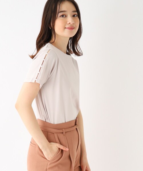 index(インデックス)の「◆シルキータッチ フェイクパールスリーブトップス【接触冷感/洗濯機洗い可】(Tシャツ/カットソー・レディース・ライトグレー/ネイビー/ライトブルー・36/38/40/42)」の1枚目の写真