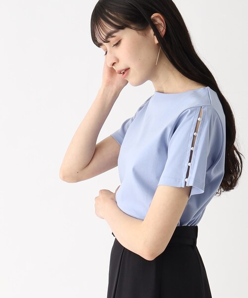 index(インデックス)の「◆シルキータッチ フェイクパールスリーブトップス【接触冷感/洗濯機洗い可】(Tシャツ/カットソー・レディース・ライトグレー/ネイビー/ライトブルー・36/38/40/42)」の2枚目の写真